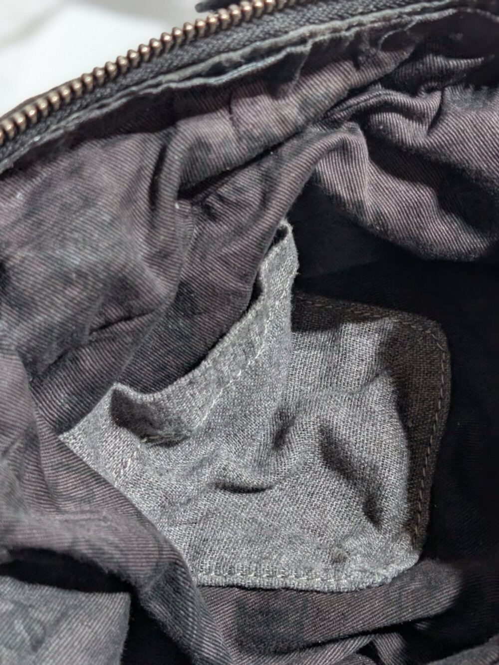 JUICY COUTURE HOBO DARK BROWN W/CHARMS BAG PLEASE READ DISCRIPTION - Picture 4 of 6